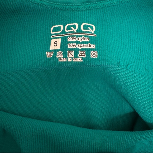 Teal form fitting body suit tank - Picture 2 of 3